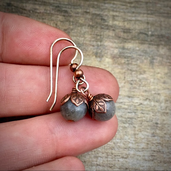 Labradorite copper silver bead Dan dainty earrings - Picture 2 of 4